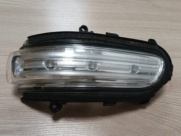 TOYOTA AVENSIS T25 LIFT KIERUNKOWSKAZ LED LEWEGO LUSTERKA OE
