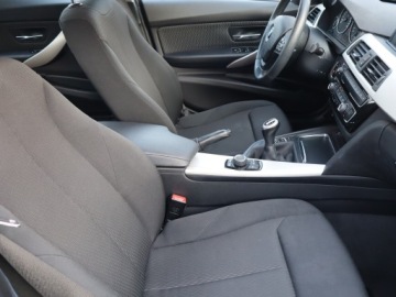 BMW Seria 3 F30-F31-F34 Limuzyna Facelifting 1.5 318i 136KM 2018 BMW 3 318 i, Salon Polska, Serwis ASO, Klima, zdjęcie 8