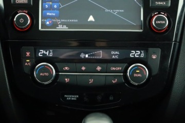 Nissan Qashqai II Crossover 1.6 dCi 130KM 2016 Nissan Qashqai 1.6 dCi, Automat, Navi, Klima, zdjęcie 9