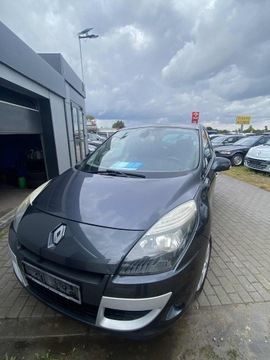 Renault Scenic III Van 1.9 dCi FAP 130KM 2010 Renault Scenic III 1,9 DCI 2010
