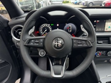 Alfa Romeo Stelvio SUV Facelifting 2023 2.0 GME Turbo 280KM 2025 2.0 Turbo Veloce Q4 (280 KM) Dach przeszklony, rozsuwany elektrycznie, zdjęcie 6