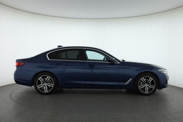BMW Seria 5 G30-G31 2021 BMW 5 530e xDrive, Salon Polska, Serwis ASO, 4X4, zdjęcie 5