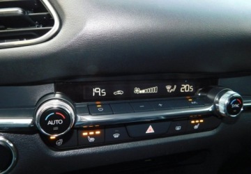 Mazda CX-30 2.0 Skyactiv-G 122KM 2021 Mazda CX-30 z Gwarancja Bezwypadkowa 100 Full Opcja 2.0 Benzyna 122KM, zdjęcie 18