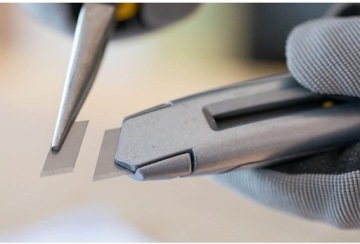 НОЖ ДЛЯ БЛОКИРОВКИ СВЕТЛОГО МЕТАЛЛА 18 ММ 10-018 STANLEY