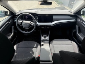 Skoda Octavia IV Liftback 1.5 TSI EVO 150KM 2025 Skoda Octavia Octavia Combi Edition 130 1,5 TSI m-HEV 150KM 1.5 Benzyna, zdjęcie 12