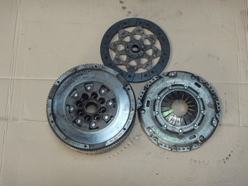 KOLO DVOUHMOTNÉ SPOJKA MITSUBISHI COLT 1.5 DID