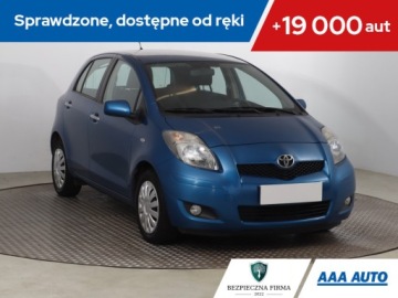 Toyota Yaris II Hatchback 5d 1.0 VVT-i 69KM 2010 Toyota Yaris 1.0 VVT-i, Klima, Klimatronic
