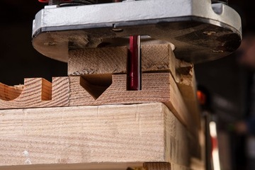 Фреза прямая с нижним подшипником, хвостовик 8 мм.