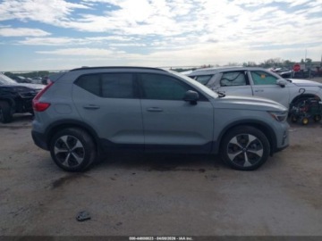 Volvo XC40 2024 Volvo XC 40 B5 Dark Theme 2024 2.0 Benzyna 247KM, zdjęcie 5