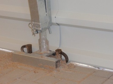 Диаметр защитной булавки 12 мм.