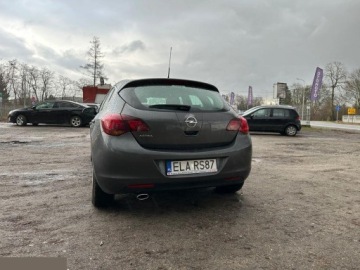 Opel Astra J Hatchback 5d 1.4 Turbo ECOTEC 140KM 2011 Opel Astra 1.4 Turbo Active 140KM 2011r, zdjęcie 7