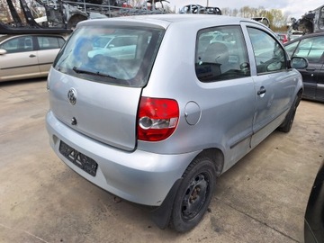 VOLKSWAGEN VW FOX 5Z 5Z1 5Z3 5Z4 SKLO (OKNO) STŘÍBRNÁ VÍKO KUFRU KUFRU LA7W