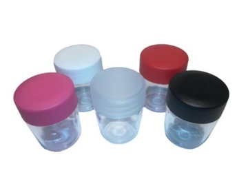 Навинчивающийся контейнер емкостью 20 мл с прозрачной крышкой.