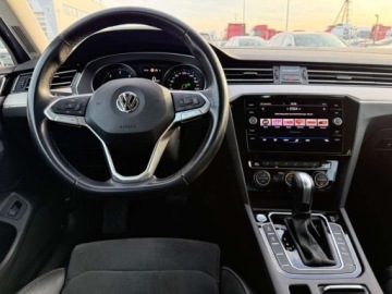 Volkswagen Passat B8 Variant Facelifting 2.0 TDI 190KM 2020 Volkswagen Passat Elegance 2.0TDI 150KM DSG Kamera360 NiskiPrzebieg SalonP, zdjęcie 17