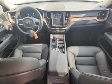 Volvo XC60 II 2024 Volvo XC 60 2024, B5 miekka hybryda, AWD Plus Dark Theme 2.0 Benzyna, zdjęcie 7