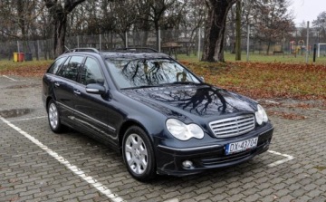Mercedes Klasa C W203 Kombi T203 1.8 (C 180 Kompressor) 143KM 2005 Mercedes-Benz Klasa C 2005 r. 1,8 Automat Lift 1.8 Benzyna 143KM, zdjęcie 5