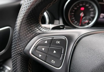 Mercedes CLA C117 Shooting Brake Facelifting 2.1 200 d 136KM 2018 Mercedes-Benz CLA 200d automat, podgrzewane fotele, skorzana tapicerka, pd, zdjęcie 15