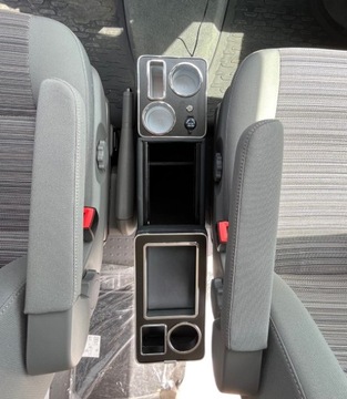 Центральная консоль Multivan T6 Подлокотник с USB