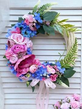 WIANEK KWIATOWY NA DRZWI WIOSENNY WIENIEC WIKLINOWY RÓŻOWY NIEBIESKI