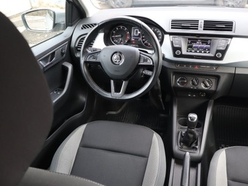 Skoda Fabia III Kombi 1.0 TSI 110KM 2017 Skoda Fabia 1.0 TSI, Salon Polska, Klima, zdjęcie 6