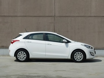 Hyundai i30 II Hatchback 3d Facelifting 1.6 CRDi 110KM 2016 Hyundai i30 1.6 CRDi 110KM/Nawi/Kamera, zdjęcie 2