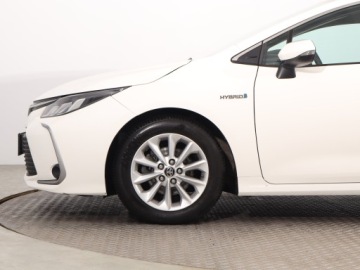 Toyota Corolla XII Sedan 1.8 Hybrid 122KM 2021 Toyota Corolla 1.8 Hybrid, Salon Polska, zdjęcie 14