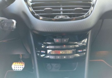 Peugeot 2008 I SUV Facelifting 1.2 PureTech 110KM 2019 Peugeot 2008 Peugeot 2008 PureTech 110 StopampStart EAT6 GT-Line Edition, zdjęcie 30