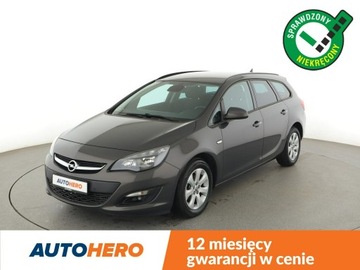 Opel Astra J Sports Tourer Facelifting 1.4 Turbo ECOTEC 140KM 2015 Opel Astra 1.4T Style Klimatyzacja Tempomat Navi