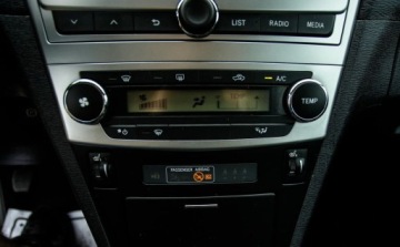 Toyota Avensis III Wagon Facelifting 1.8 Valvematic 147KM 2014 Toyota Avensis 1.8 benzyna 147KM LIFT po serwisie bezwypadkowy 1.8 Benzyna, zdjęcie 25