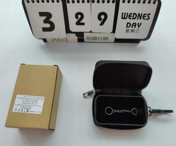 Кожаный чехол для автомобильных ключей с RFID-замком