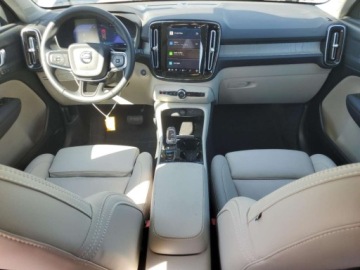 Volvo XC40 Crossover Facelifting 2.0 B5 250KM 2025 Volvo XC 40 Plus 2025 2.0 Benzyna 250KM, zdjęcie 8