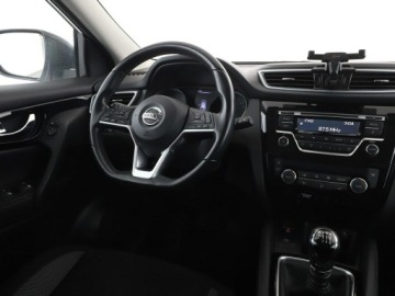 Nissan Qashqai II Crossover 1.6 DIG-T 163KM 2017 Nissan Qashqai klima auto grzane fotele czujniki, zdjęcie 15