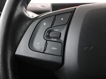 Citroen C4 Cactus Crossover Facelifting 1.2 PureTech 110KM 2019 Citroen C4 Cactus navi kamera klima-auto Bluetooth, zdjęcie 29