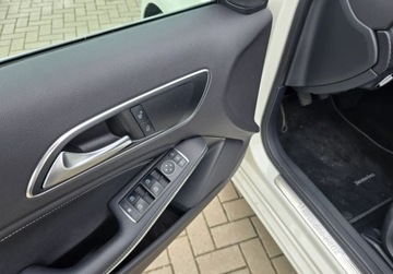 Mercedes Klasa A W176 Hatchback 5d Facelifting 180 122KM 2017 Mercedes-Benz Klasa A 1,6 Benzyna 122 KM GWARANCJA Zamiana Zarejestrowany, zdjęcie 22