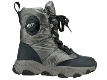 Зимние ботинки изолированные снежные ботинки 33