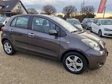 Toyota Yaris II Hatchback 5d 1.33 Dual VVT-i 101KM 2010 Toyota Yaris Sliczna salonowa 2010r 1.3B zarejestrowana 112tys km 100 bezw, zdjęcie 10