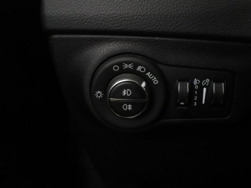 Jeep Compass II SUV 1.6 MJD 120KM 2019 Jeep Compass pdc navi kamera manual el fotele, zdjęcie 30