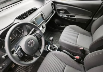 Toyota Yaris III Hatchback 5d Facelifting 2017 1.5 Dual VVT-iE 111KM 2018 Toyota Yaris Selection, Tempomat, Kamera cofania, 2 strefowa klimatyzacja,, zdjęcie 5
