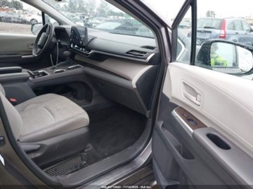 Toyota Sienna III 2022 Toyota Sienna Le, 2022r., 4x4, 2.5L 2.5 Benzyna 189KM, zdjęcie 7