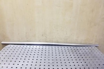 LIŠTA ZHRNUJÍCÍ LEVÝCH PŘEDNÍCH DVEŘE MERCEDES-BENZ B (W246 W242)