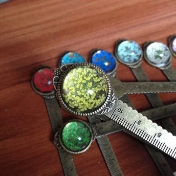 стиль b Ретро-коричневая закладка с цветами