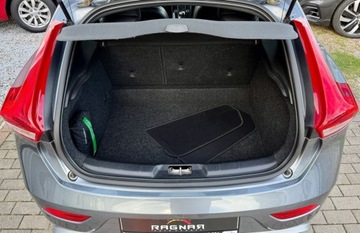 Volvo V40 II Cross Country Facelifting 2.0 T4 190KM 2018 Volvo V40 T4 R-DESIGN 190KM alcantara FULL LED bezwypadkowy 1 wlasciciel F, zdjęcie 33