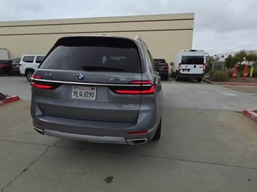BMW X7 2024 BMW X7 xDrive40i 2025 3.0l 3.0 Benzyna 375KM, zdjęcie 2