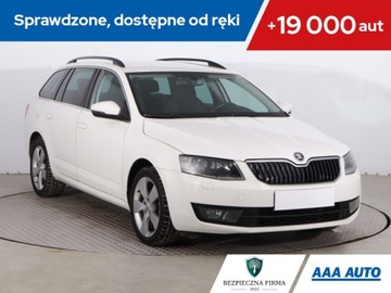 Skoda Octavia III Kombi 2.0 TDI CR DPF 150KM 2015 Skoda Octavia 2.0 TDI, DSG, Navi, Xenon, Bi-Xenon