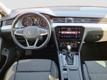 Volkswagen Passat B8 Variant Facelifting 1.5 TSI EVO 150KM 2022 Volkswagen Passat VW Passat 1.5 TSI Evo Business DSG IQ Drive pakiet Comfo, zdjęcie 13