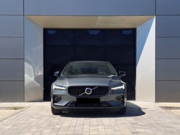 Volvo V60 II  Kombi Facelifting 2.0 B4 B 197KM 2026 V60 B4 Ultra Dark 2.0 (197 KM)| Wentylowana tapicerka, zdjęcie 1
