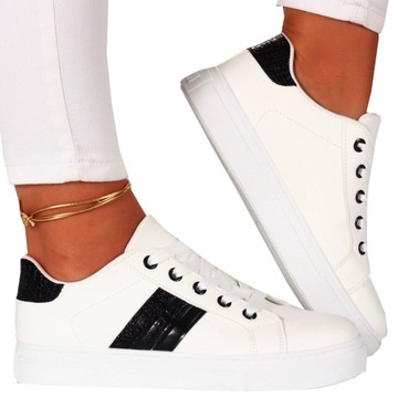 ЖЕНСКАЯ ОБУВЬ ЛЕГКИЕ Кроссовки ADIDAS SPORTS