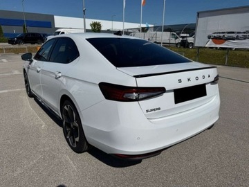 Skoda Superb IV Liftback 2.0 TSI 204KM 2025 SKODA Superb Sportline 2.0 TSI DSG 204KM, zdjęcie 4