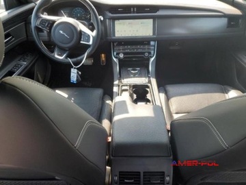 Jaguar XF II Sedan 3.0 V6 380KM 2020 Jaguar XF 2020 r., 3,0L XF S 3.0 Benzyna 380KM, zdjęcie 8
