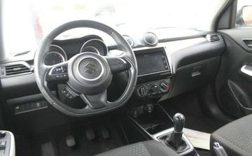 Suzuki Swift VI Hatchback 1.2 DualJet 90KM 2019 Suzuki Swift 1.2 Benzyna 90KM, zdjęcie 6